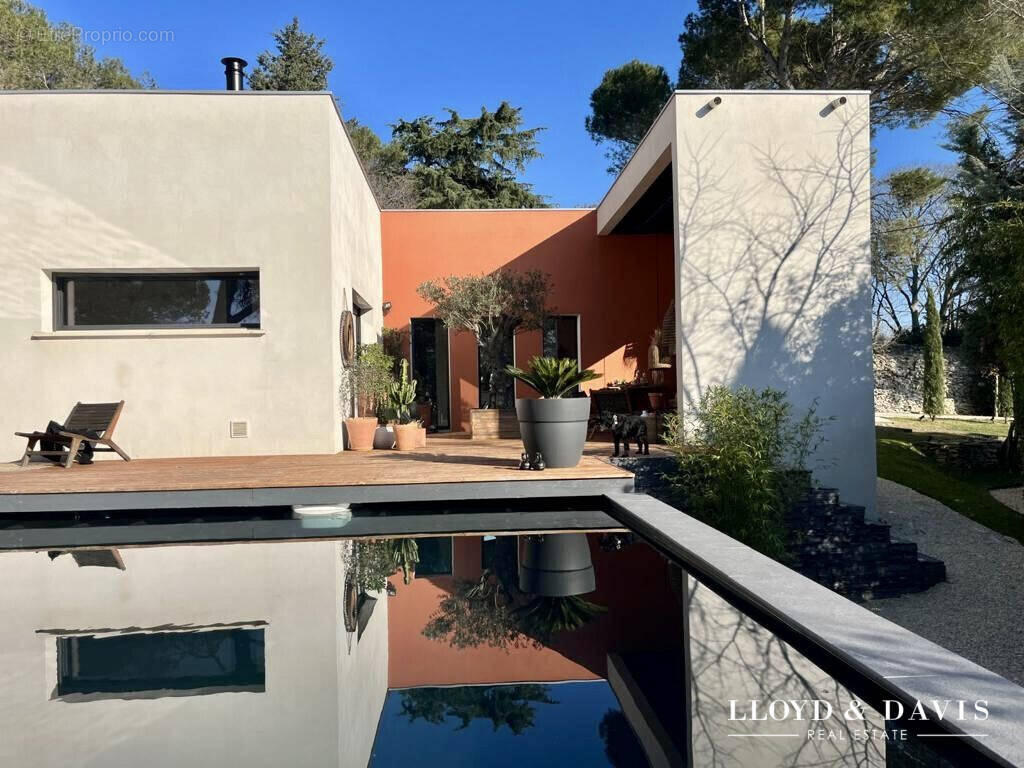 PISCINE ET SALON D ETE - Maison à NIMES