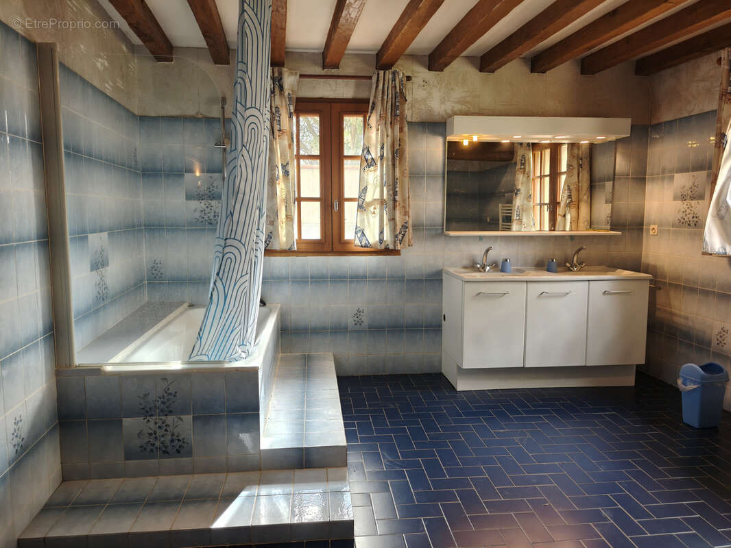 Maison à MONTREUIL-L'ARGILLE