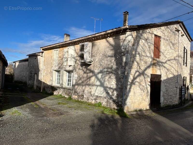 Maison à SIGOULES