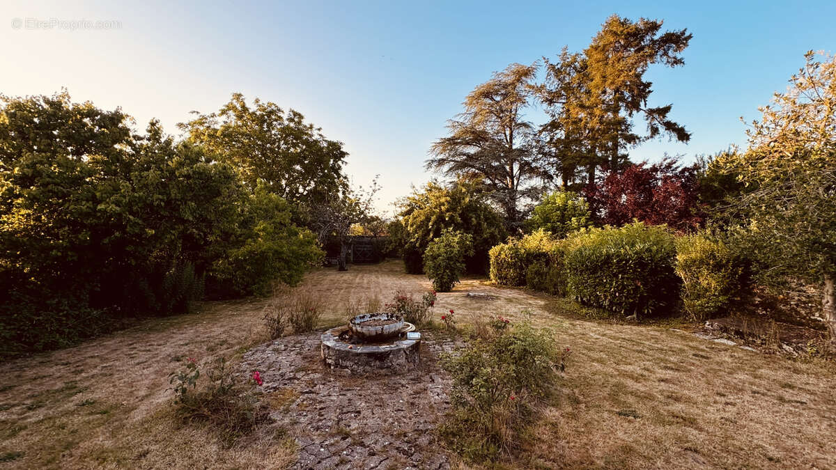 Vente en Exclusivité à Pontaubert - Charmante Maison de caractère avec jardin de 1467 m2 au prix de 235 400 €. - photo 20