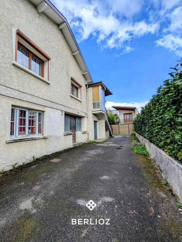 Maison à ECHIROLLES