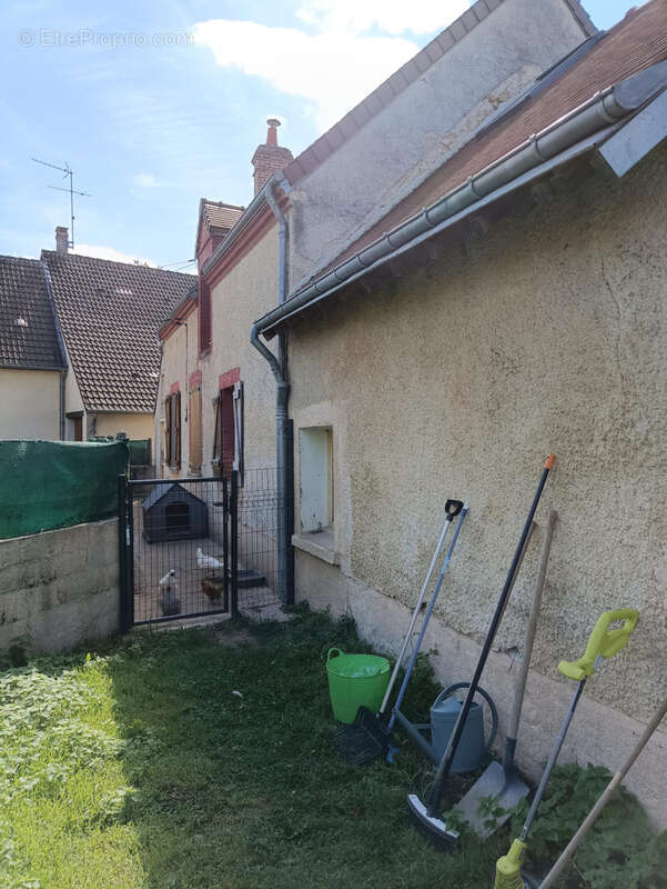 Maison à GENOUILLY