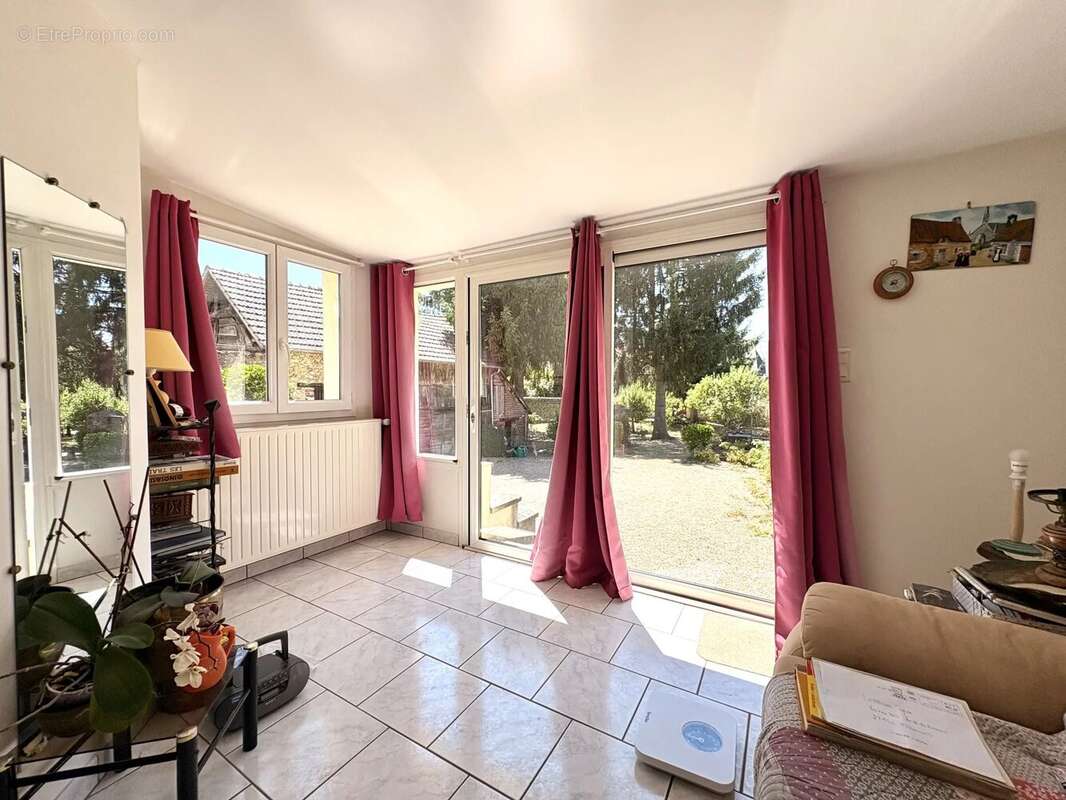 Maison familiale avec logement indépendant et dépendances - photo 9