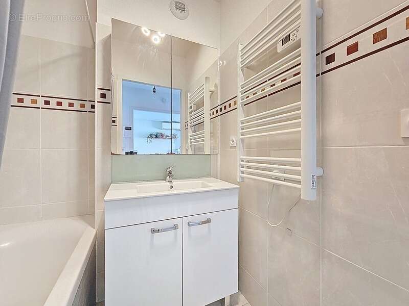 Charmant T2 avec balcon – Port Marianne - Montpellier - photo 10