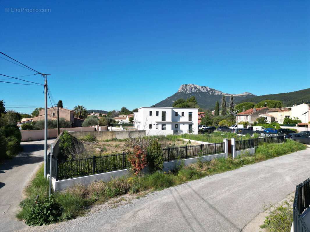 Terrain à LA FARLEDE