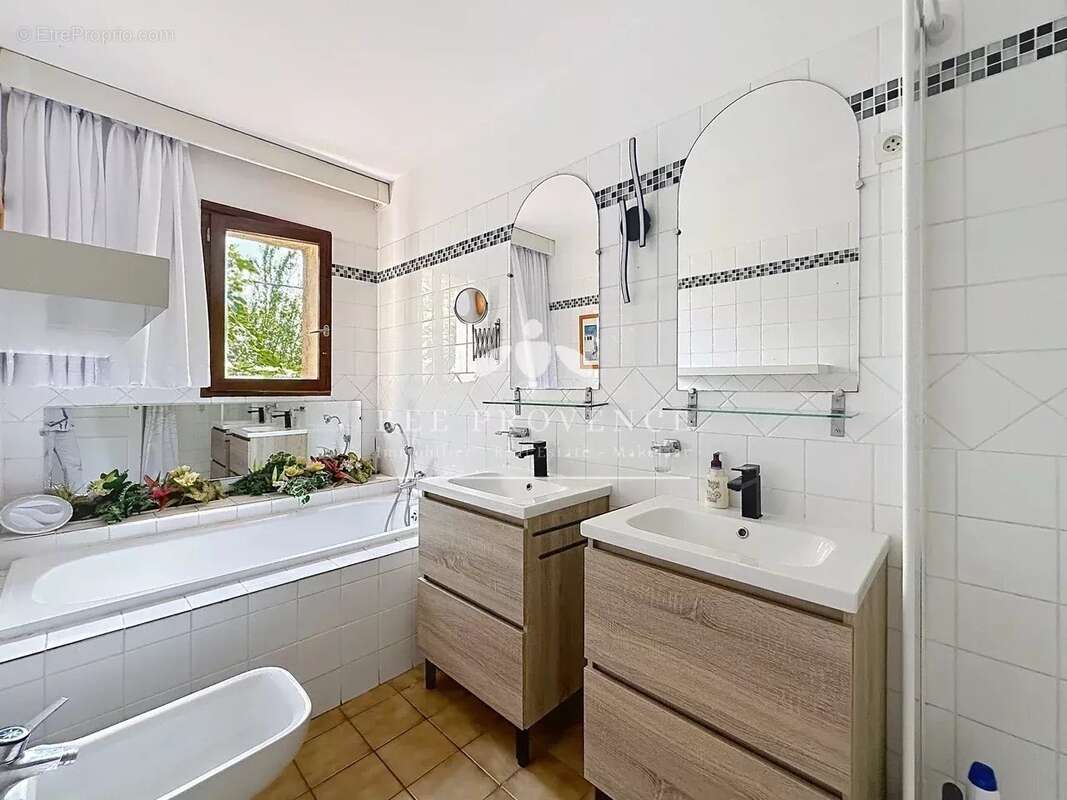 Maison au calme, offrant de nombreuses possibilités, proche des commodités - photo 14