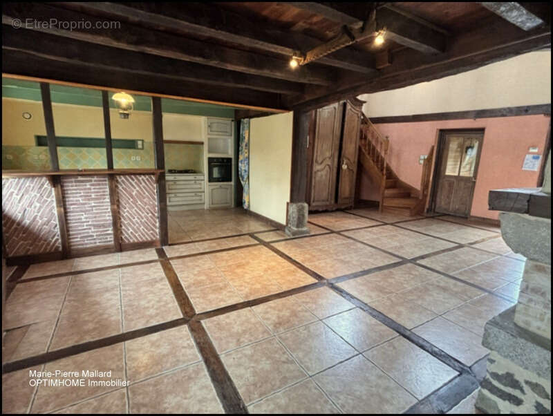 Maison familiale de 7 pièces à BOURGANEUF (23) - photo 4