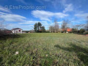 Terrain à VILLEFRANQUE