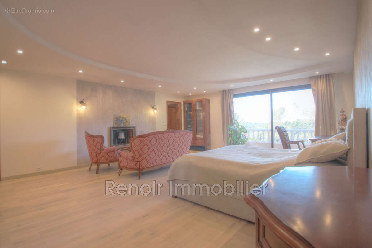 Maison à LA COLLE-SUR-LOUP