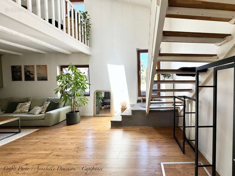 RIOM - EXCLUSIVITÉ – Maison de ville de caractère P6 entièrement rénovée avec jardin, abri et cave - photo 9