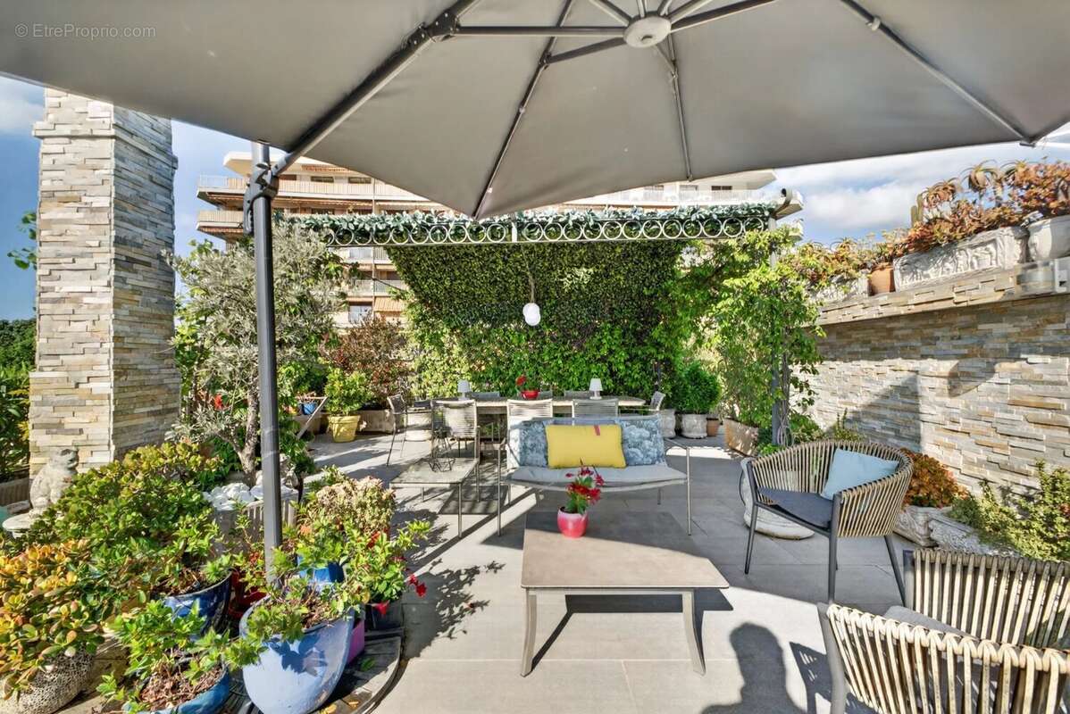 Appartement à LE CANNET