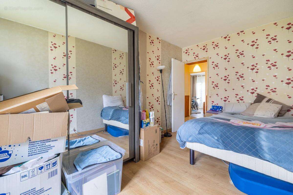 Appartement à SAVIGNY-LE-TEMPLE