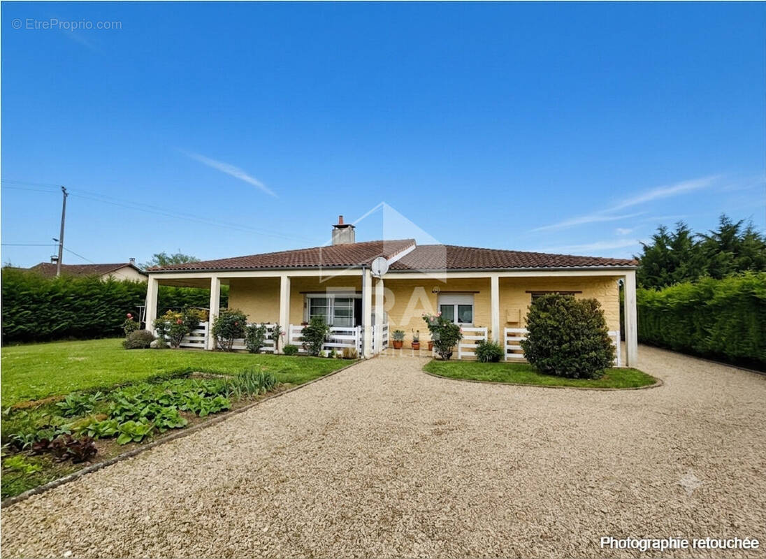 Maison à MENESPLET