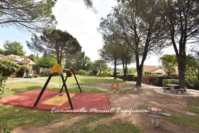 Maison à BAGNOLS-EN-FORET