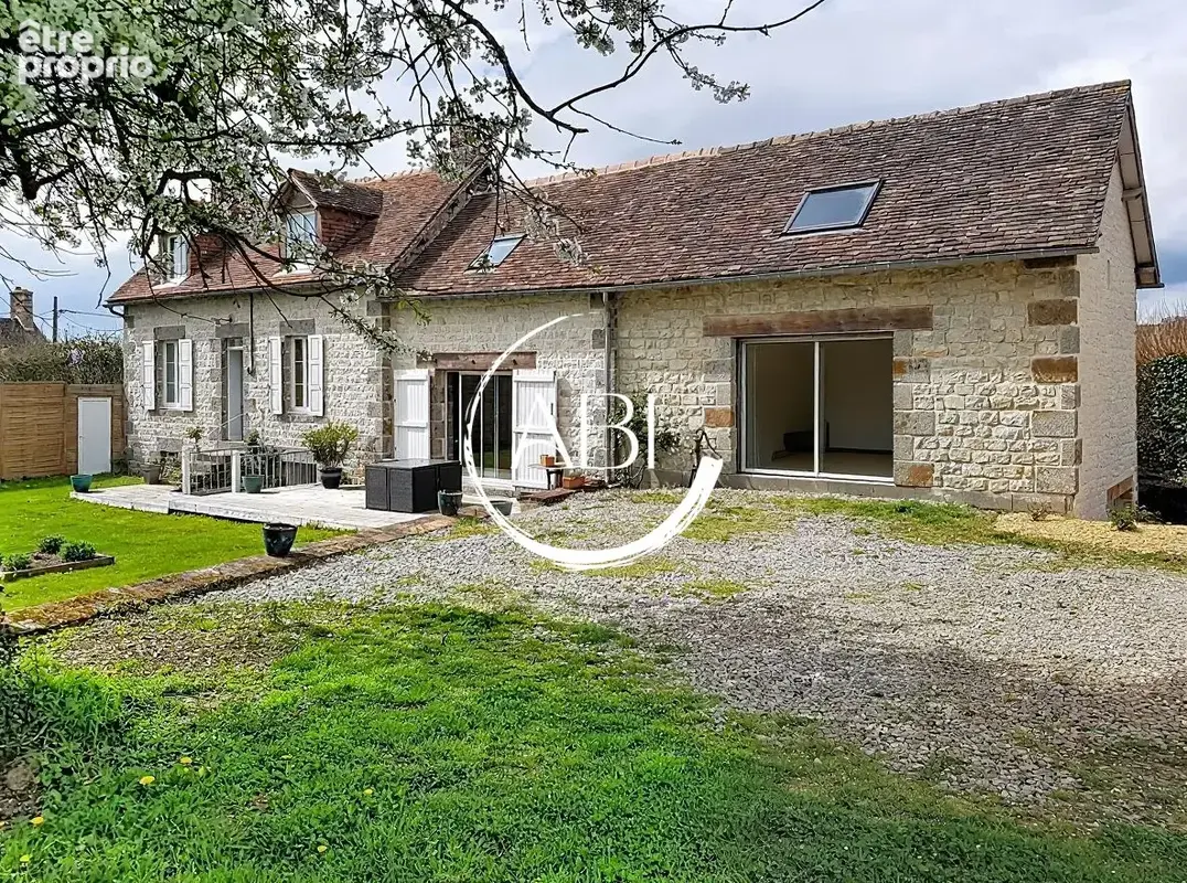 Maison 6 pièces 140 m² à vendre à Juvigny-Sous-Andaine (61140) - photo 1