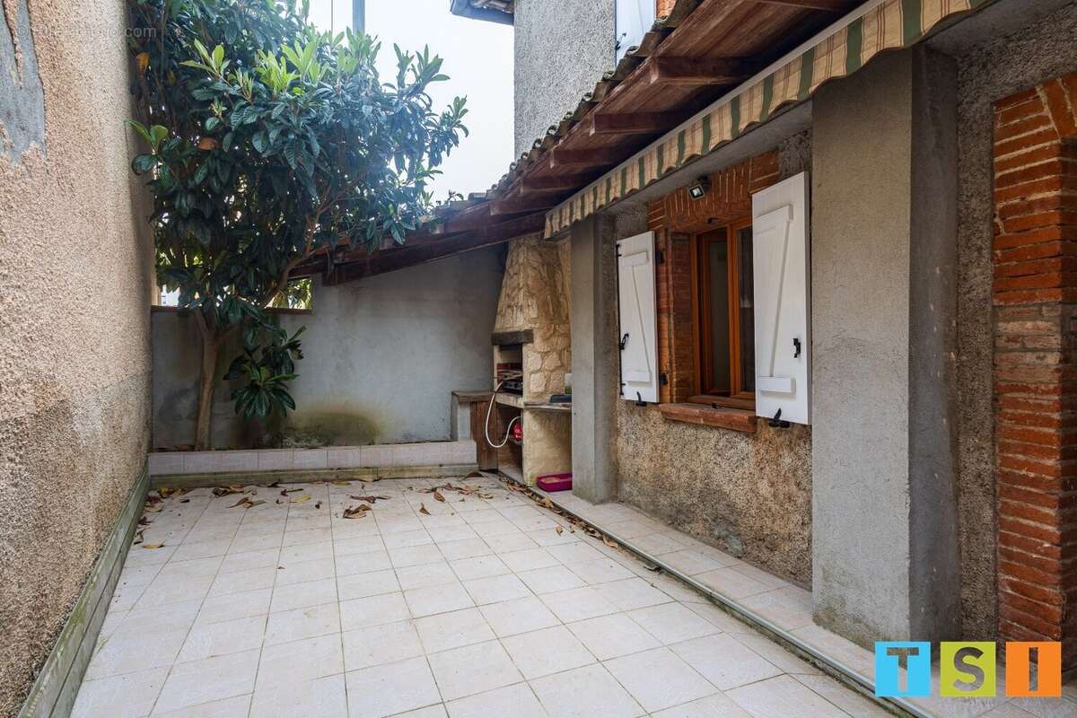 Maison à POUY-DE-TOUGES