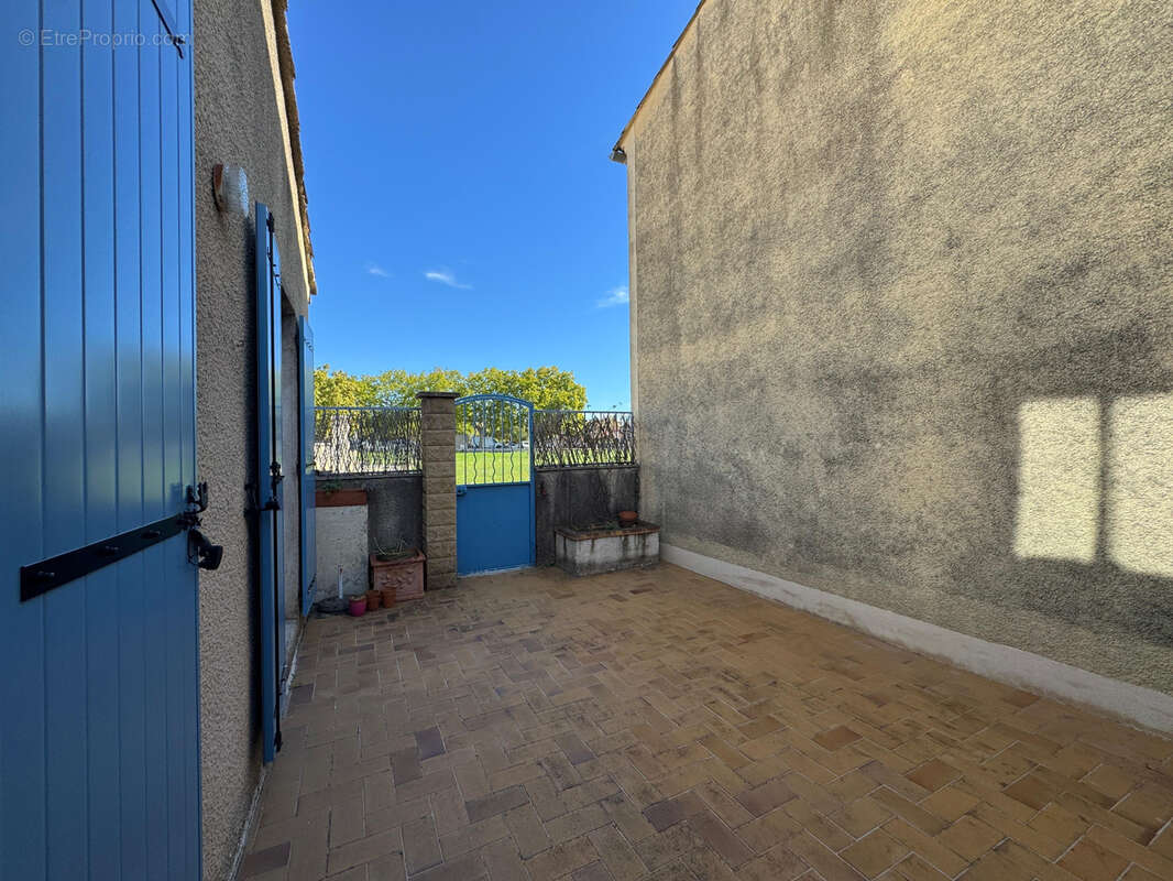 Maison à SAINT-QUENTIN-LA-POTERIE