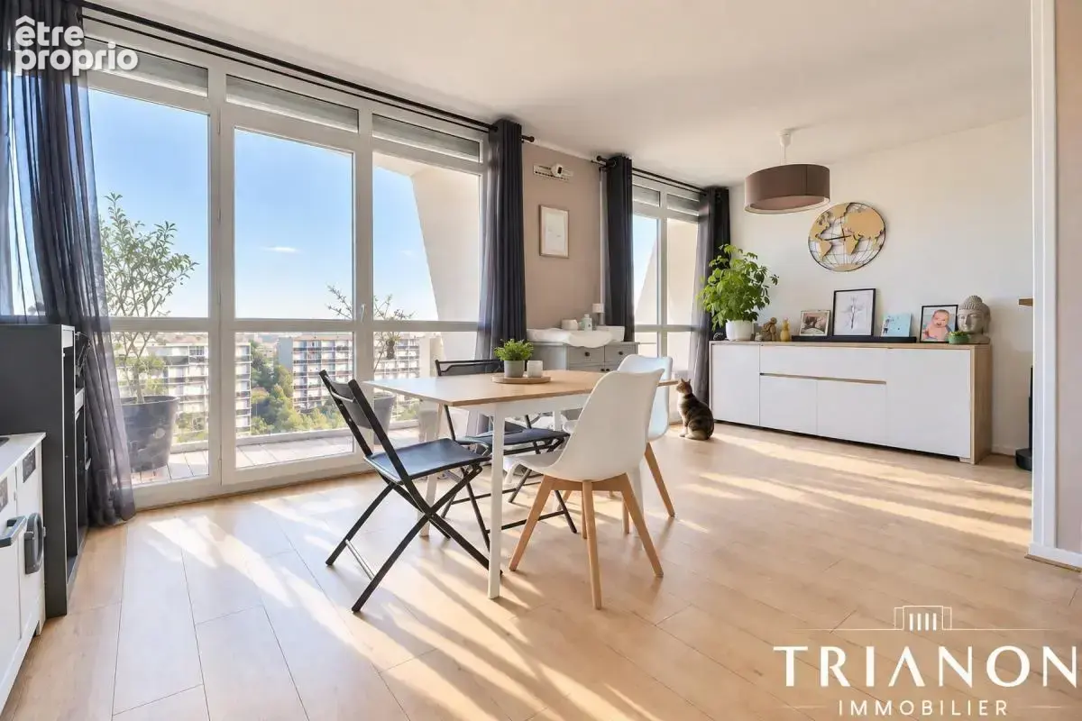 Plaisir – dernier etage - 2 chambres – balcons – parking - photo 2