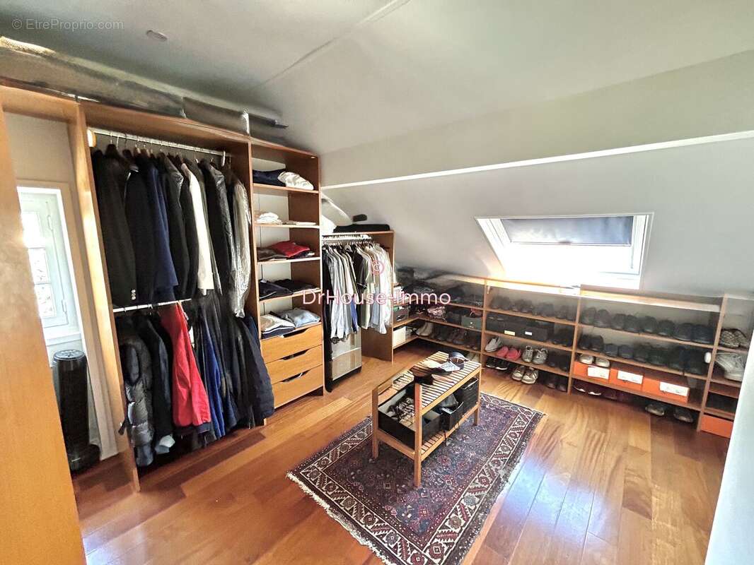 Maison à SAINT-CYR-AU-MONT-D'OR