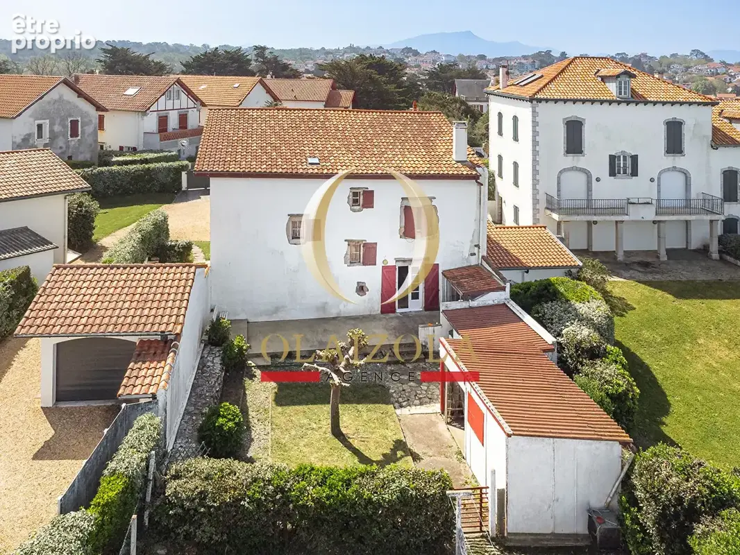 BIDART / PARLEMENTIA - Maison basque avec vue océan et parking, à deux pas de la plage - photo 2