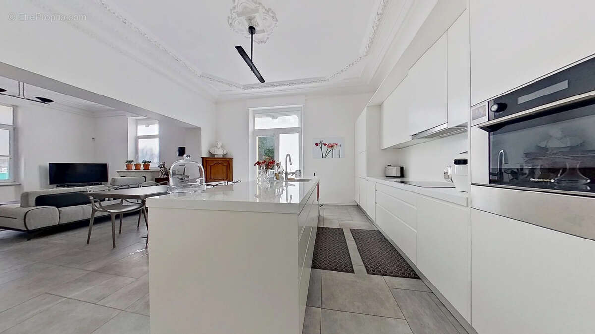 Longwy - Mont-Saint-Martin, Villa d'exception de plus de 400 m2 habitables sur 37 ares de terrain - piscine ch - photo 5