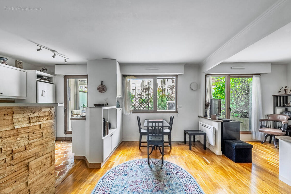Appartement à ISSY-LES-MOULINEAUX