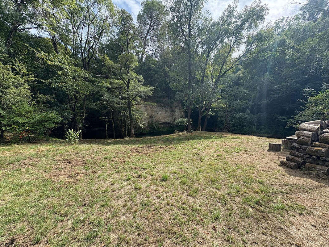 Maison à MEOUNES-LES-MONTRIEUX