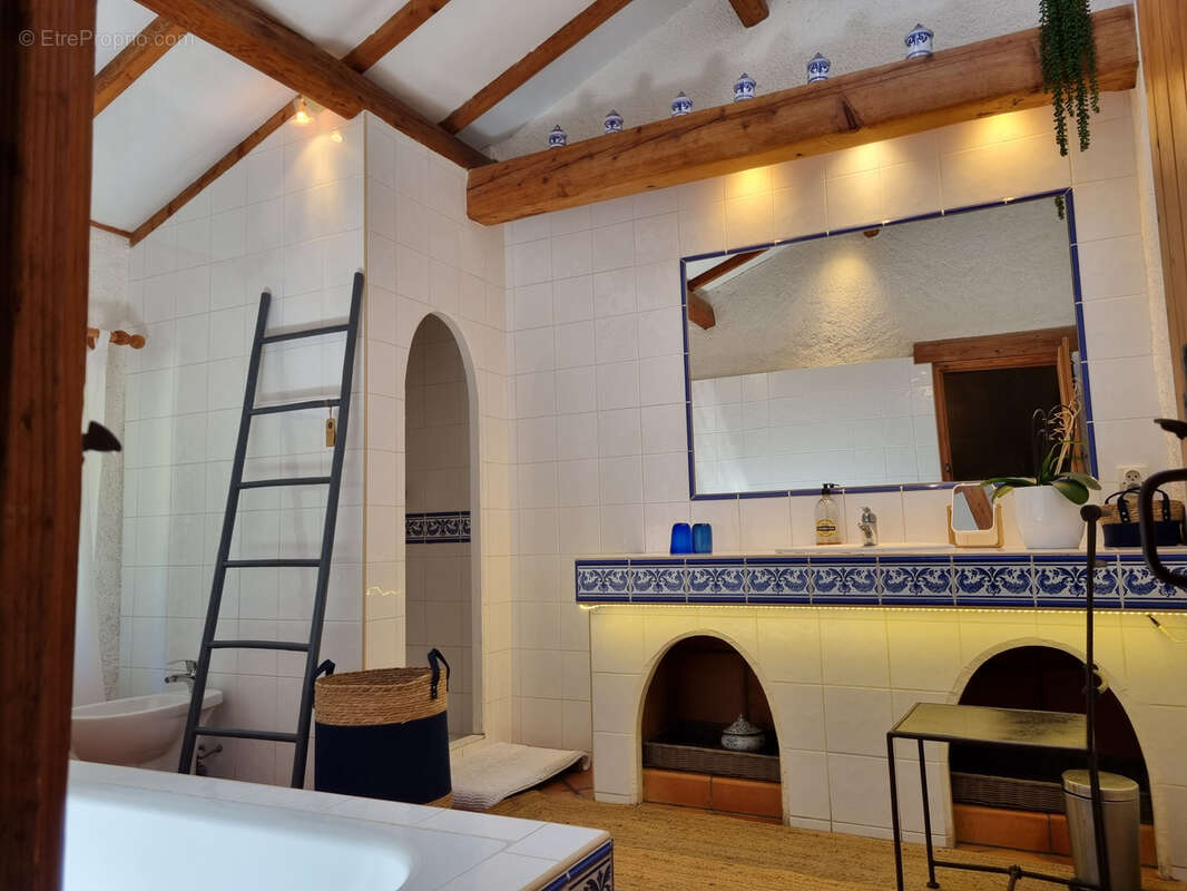 Le trésor caché: Belle propriété aux portes de Gruissan, un bien d'exception avec 24 690m2 de terrain! - photo 17