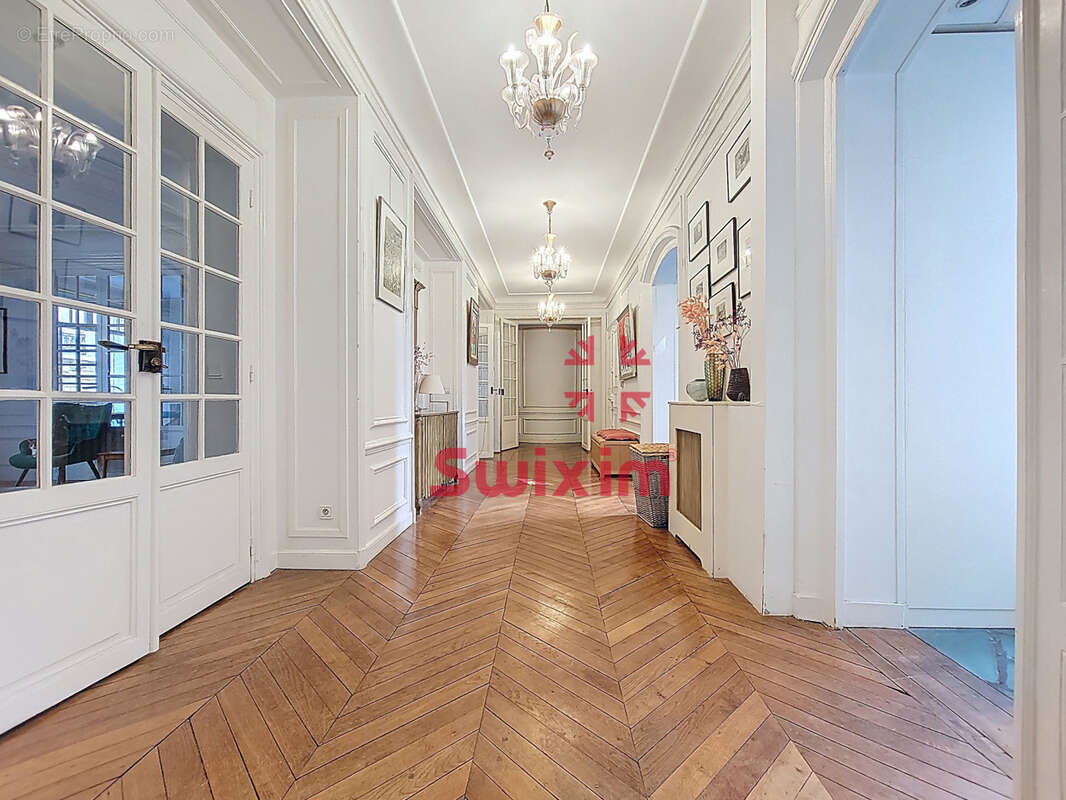 Appartement à PARIS-17E