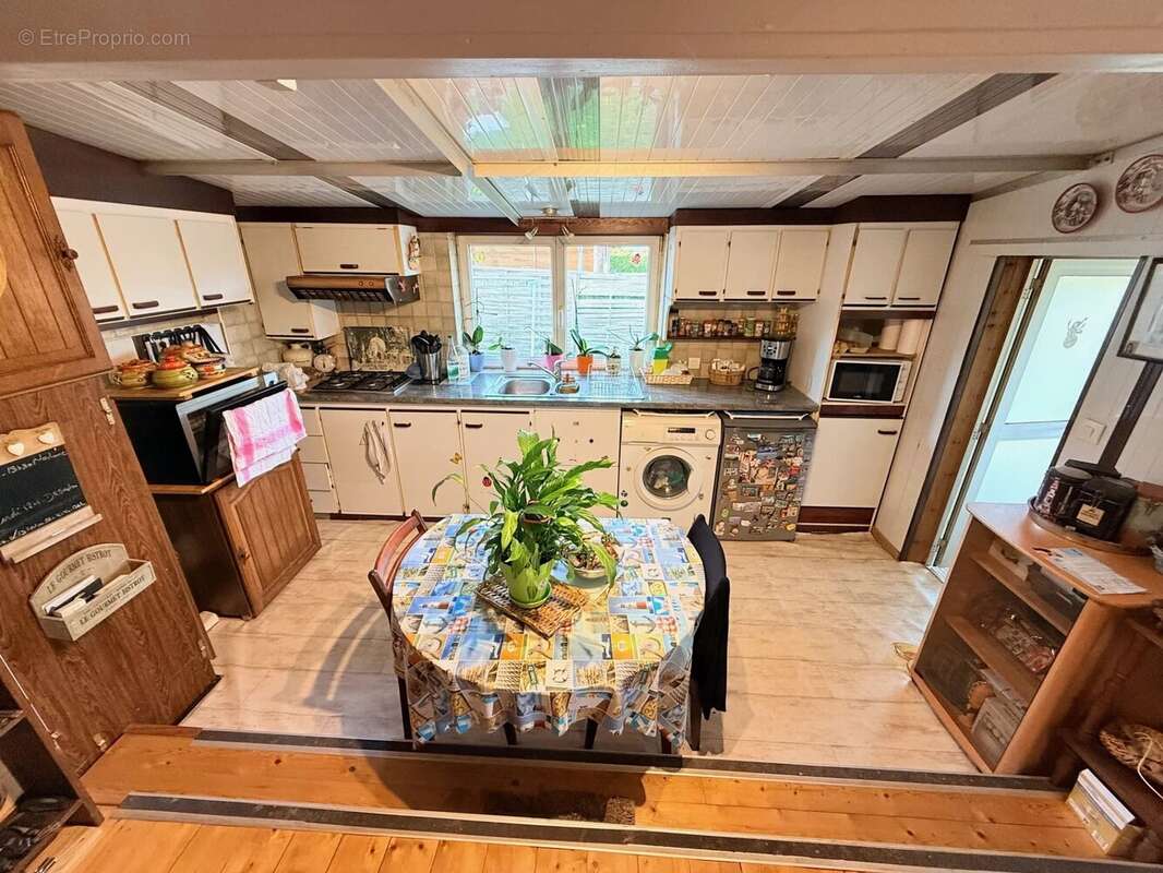 Maison à SAINT-JULIEN-DE-LA-LIEGUE