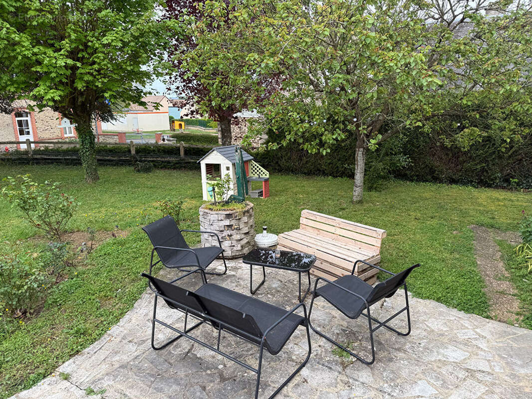 Maison à FRESNAY-SUR-SARTHE