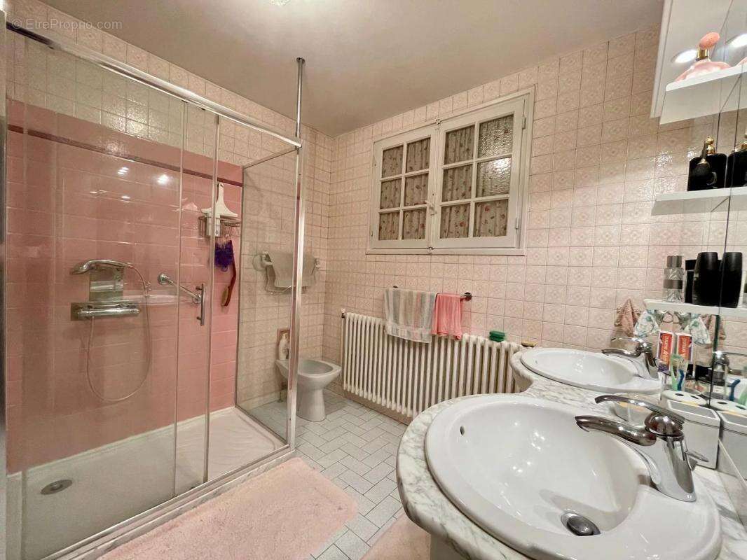 Maison à VIVIERS-DU-LAC