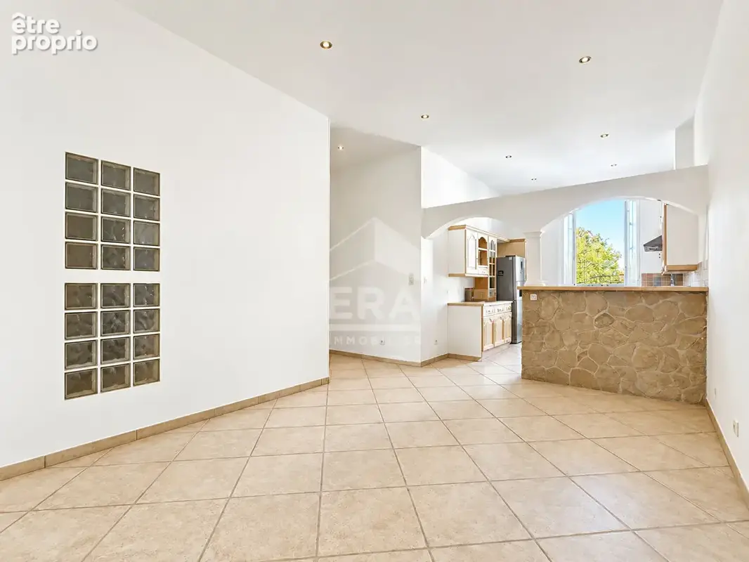 Appartement à MARSEILLE-4E