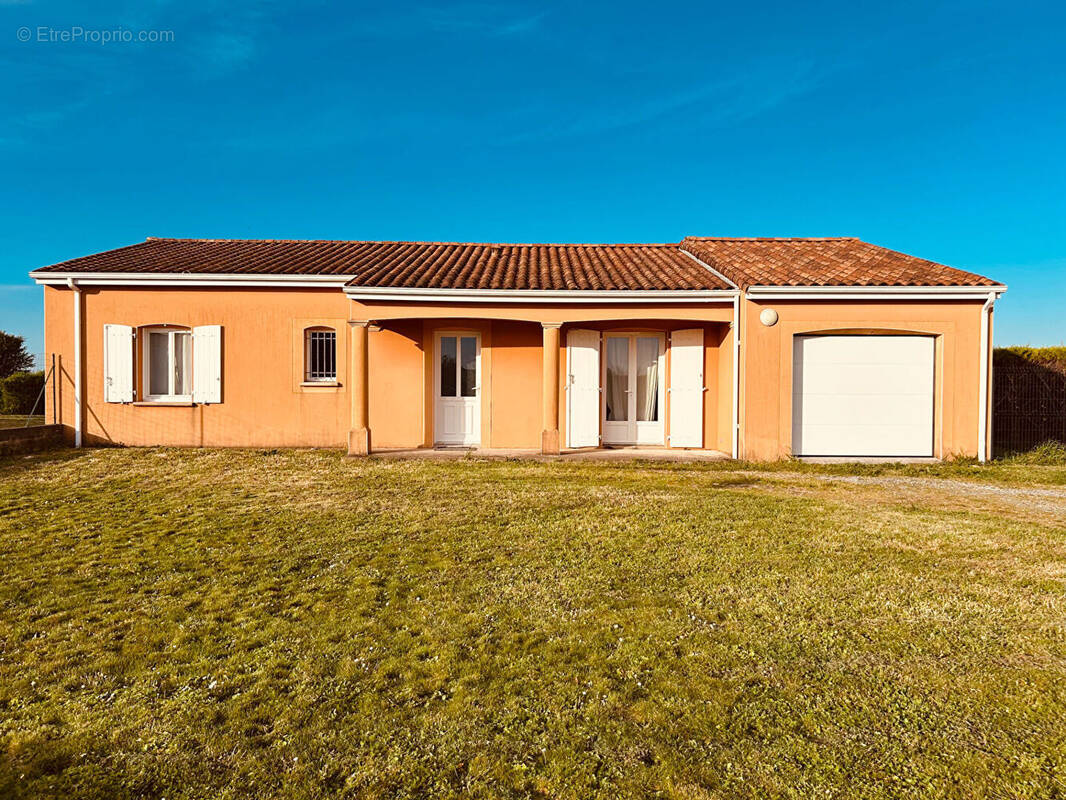 Maison à SAINT-COUTANT-LE-GRAND