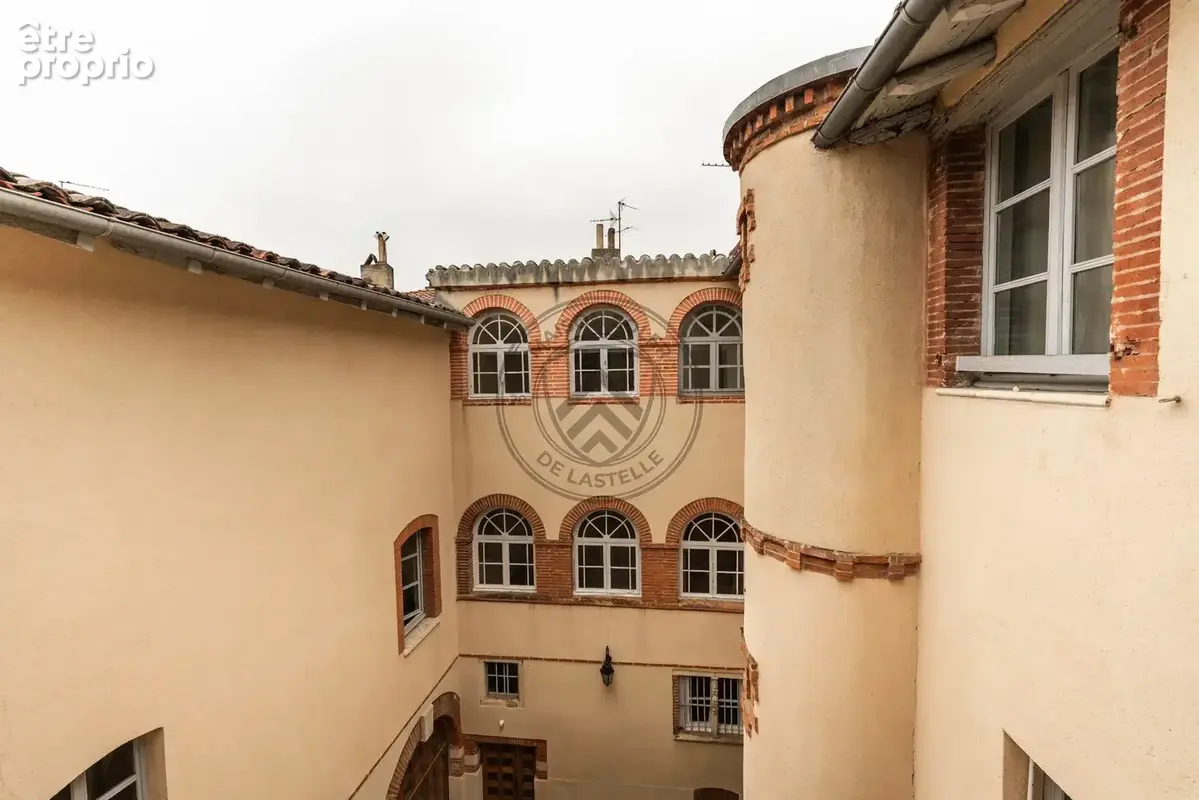 Toulouse centre — appartement de grand standing de 102 m² — vue sur jardins, climatisation et parking - photo 4