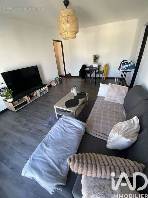Photo 2 - Appartement à LA CHAPELLE-SAINT-LUC
