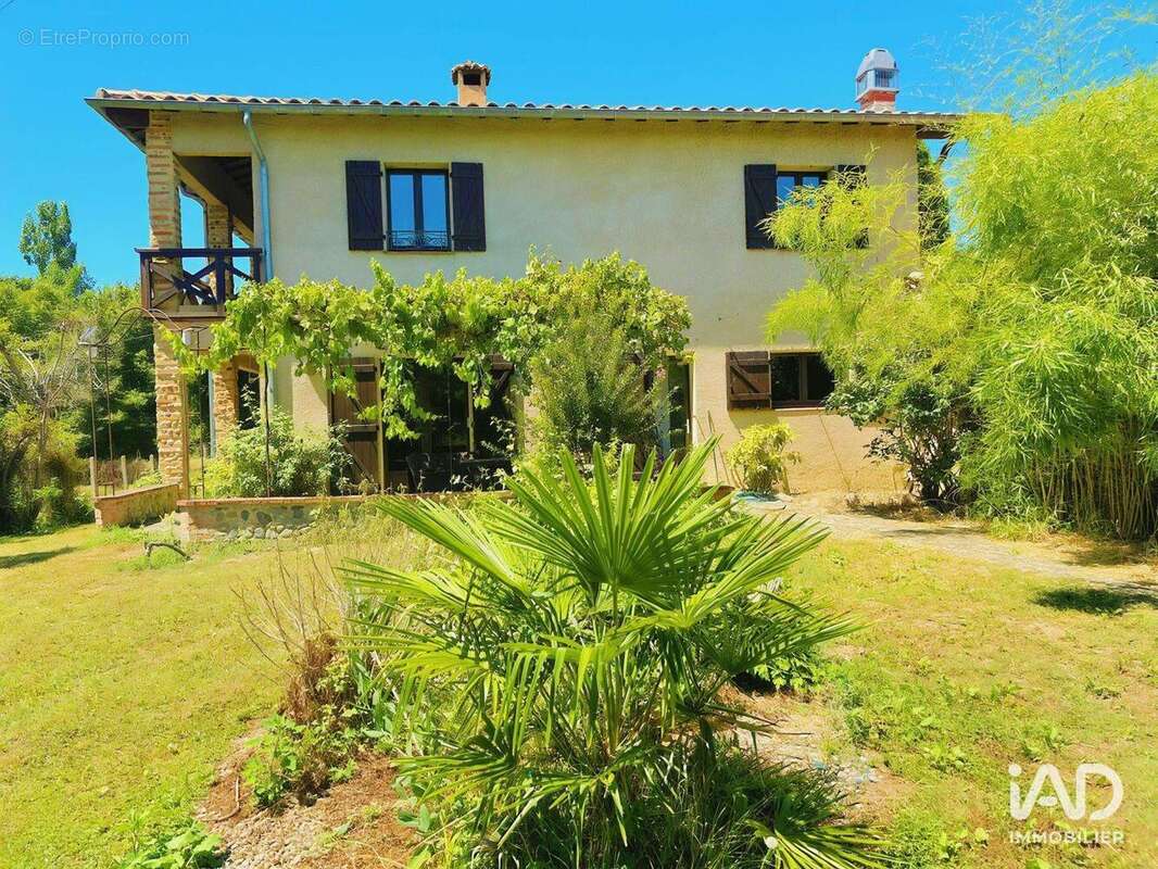 Photo 3 - Commerce à BOURRET