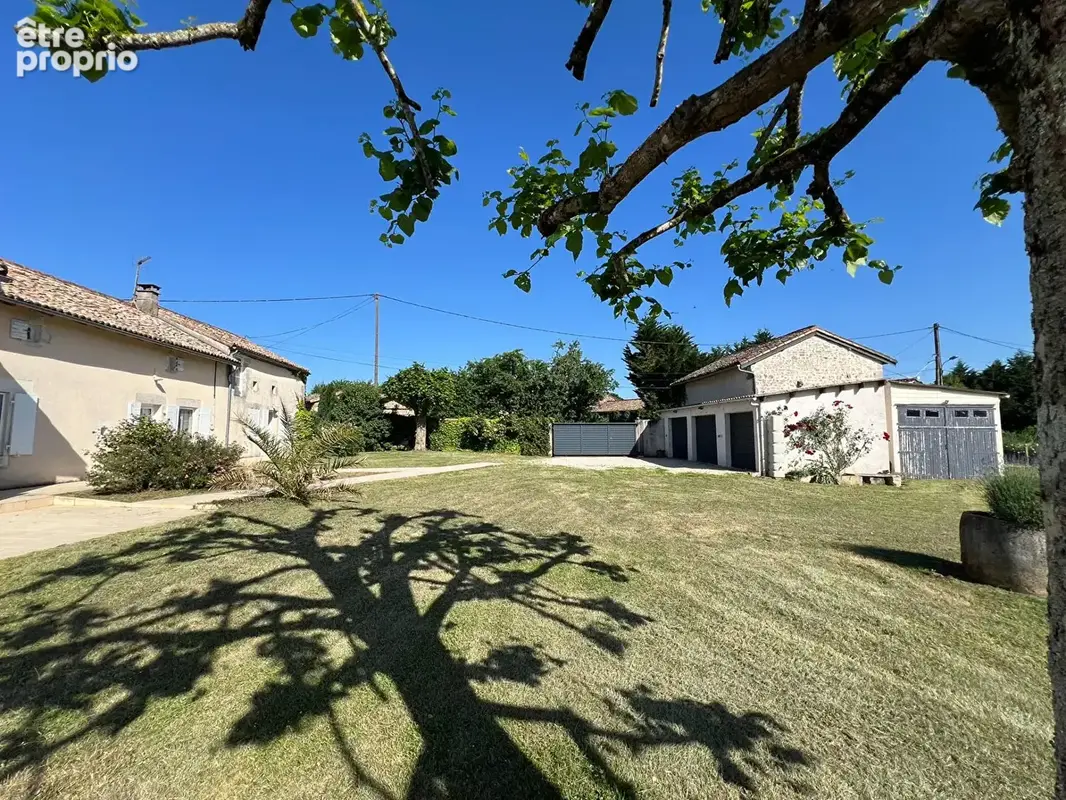 Maison 5 pièces 227 m² à vendre à Brux (86510) - photo 5