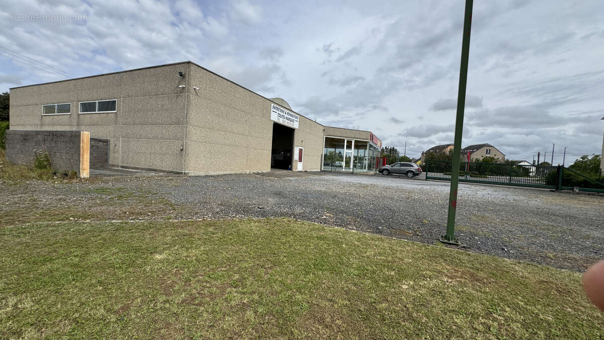 Commerce à SUNDHOUSE