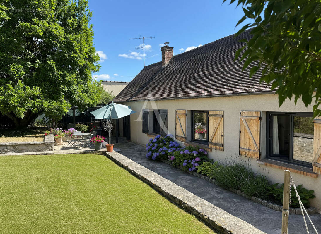 Maison à LE CHATELET-EN-BRIE
