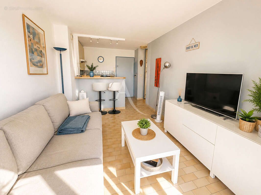 Charmant T2  meublé avec loggia et vue mer - photo 3