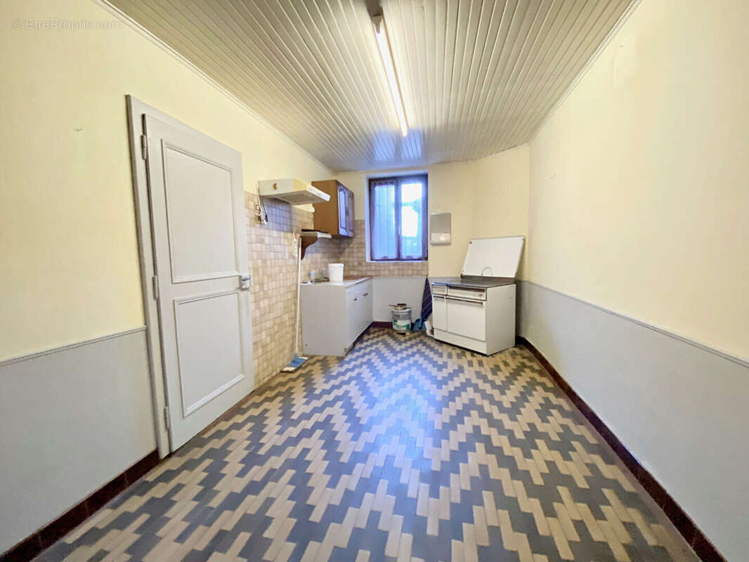 Maison à CHARLEVILLE-SOUS-BOIS