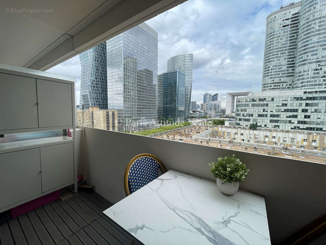Appartement à COURBEVOIE