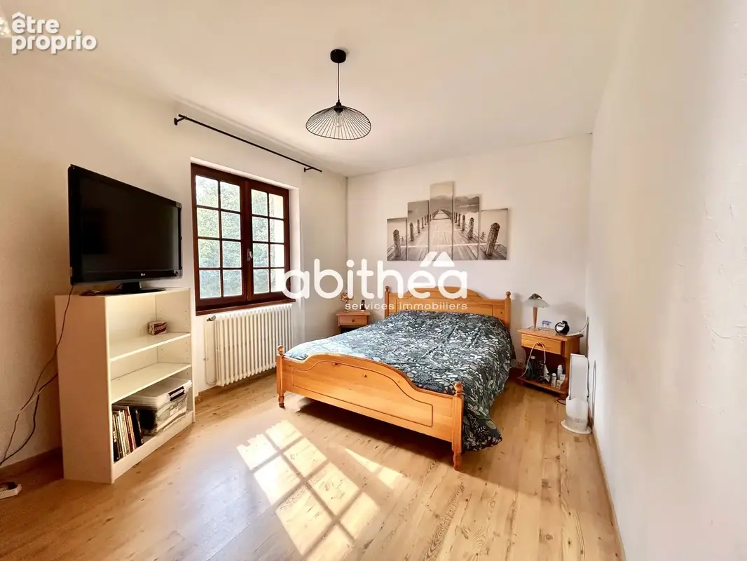CHAMPNIERS Maison de caractère, 4 chambres avec grand terrain dans un secteur calme - photo 8