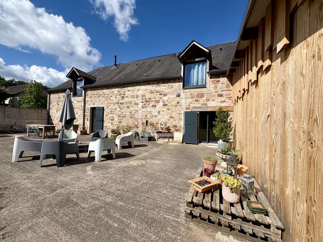 Maison à LARCHE