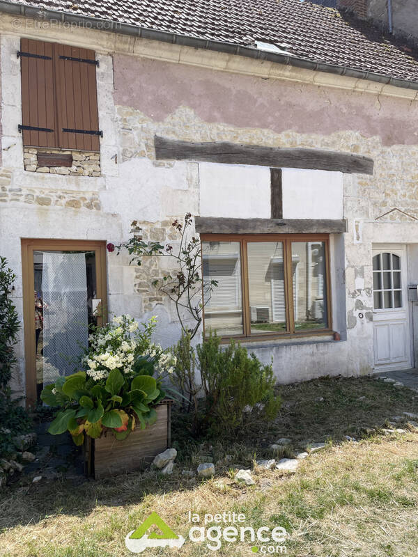 Maison à VEAUGUES