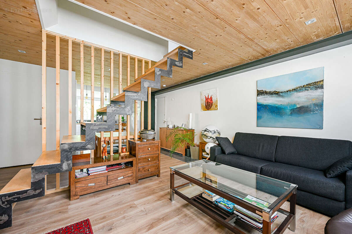 Appartement à PARIS-14E