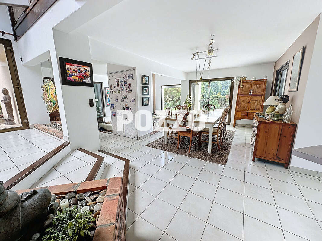 A Vendre - AVRANCHES - Maison 7 pièce(s) 300 m² - Parc paysager - Piscine - Garage - photo 8