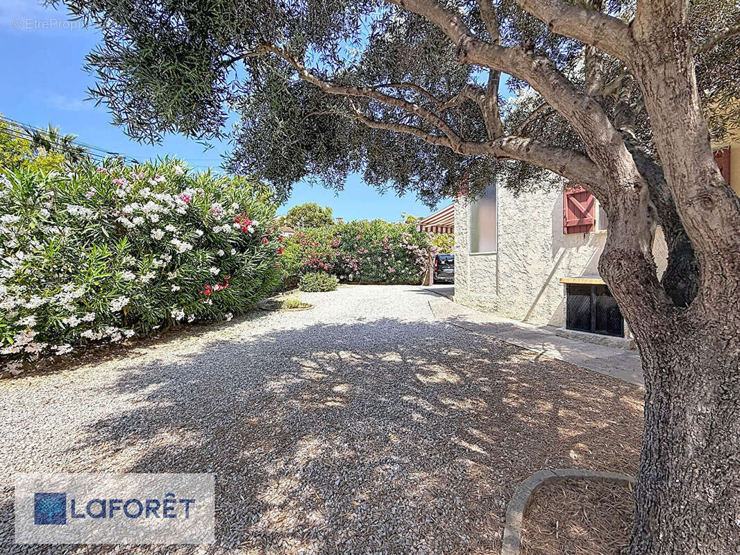 Six-Fours-les-Plages -Bucarin -Maison T4 -Plain-pied - photo 14