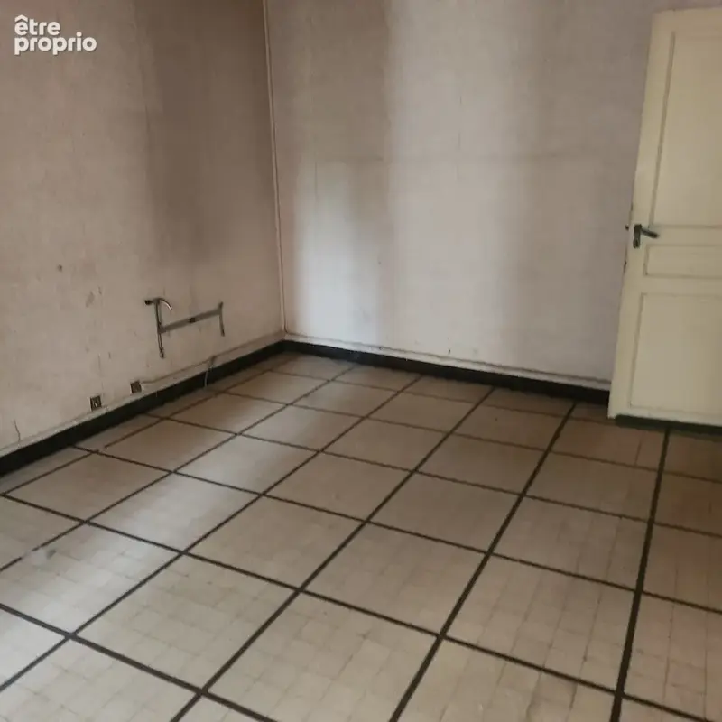 Appartement à rénover entièrement de 156m2 - ARLES SUR TECH - photo 2